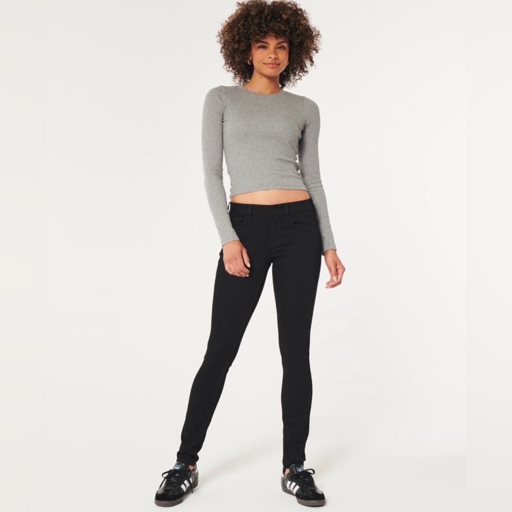 BLACK SUPER SKINNY JEANS